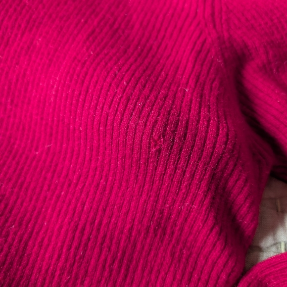 VTG Ribbed Wool Turtleneck - Picture 3 of 4